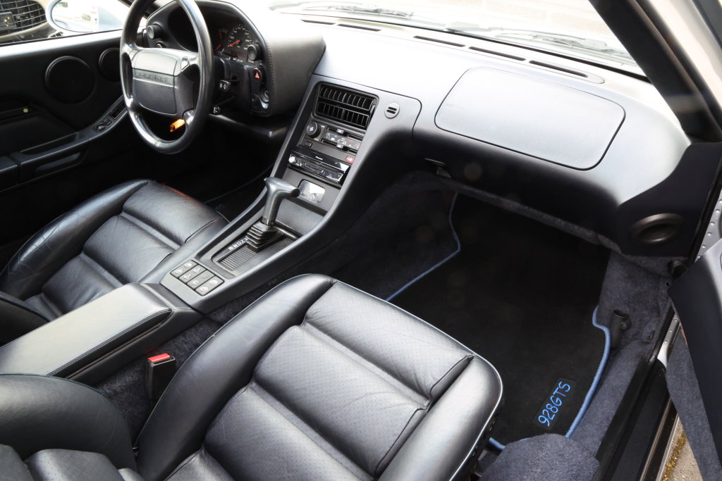 Porsche 928 GTS