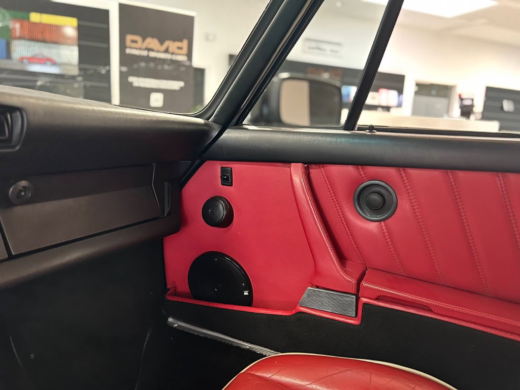 Porsche 911 Carrera 3.2 (US)