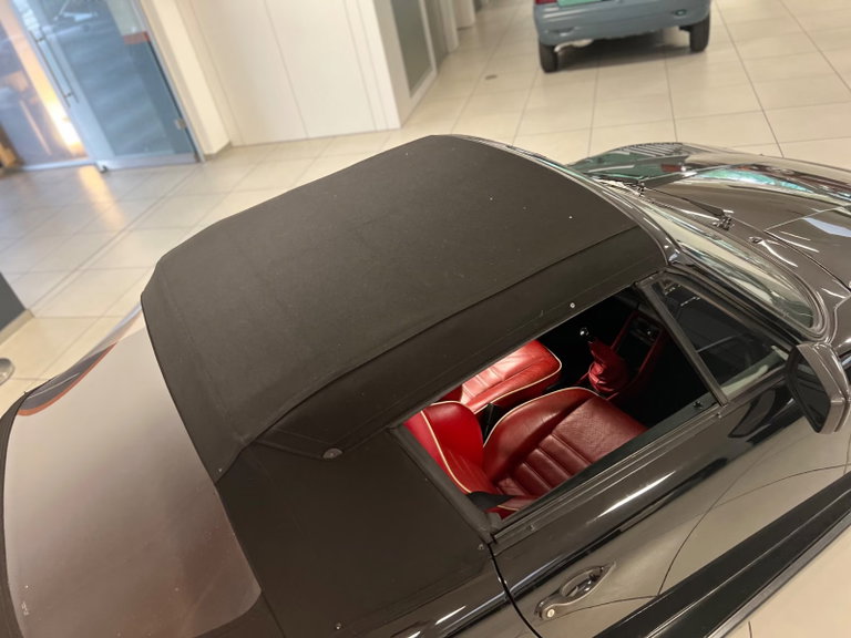 Porsche 911 Carrera 3.2 (US)
