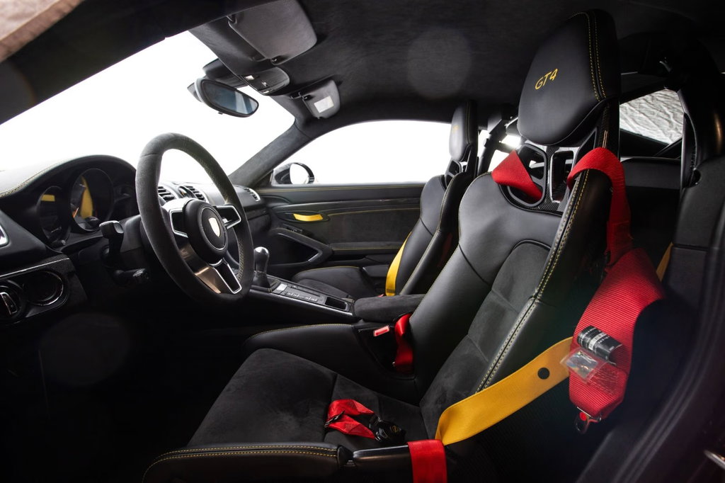 Porsche 981 Cayman GT4