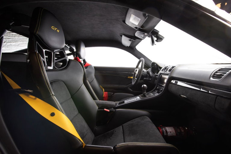 Porsche 981 Cayman GT4