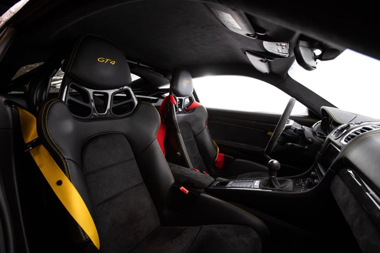Porsche 981 Cayman GT4