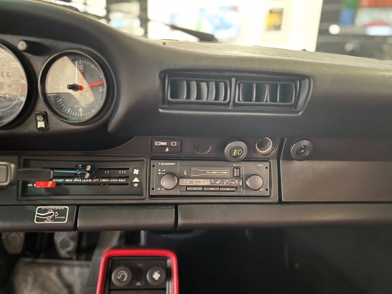 Porsche 911 Carrera 3.2 (US)