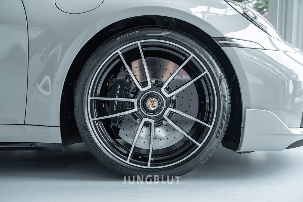 Porsche 992 Turbo S