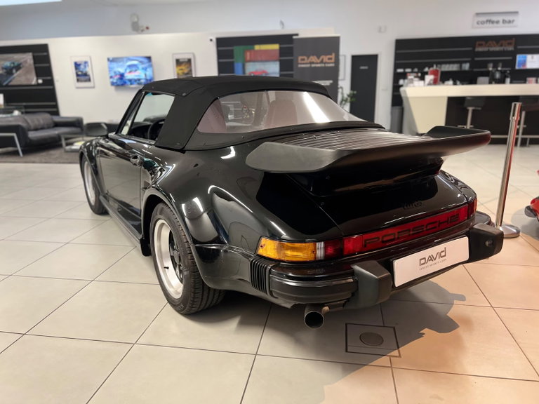 Porsche 911 Carrera 3.2 (US)
