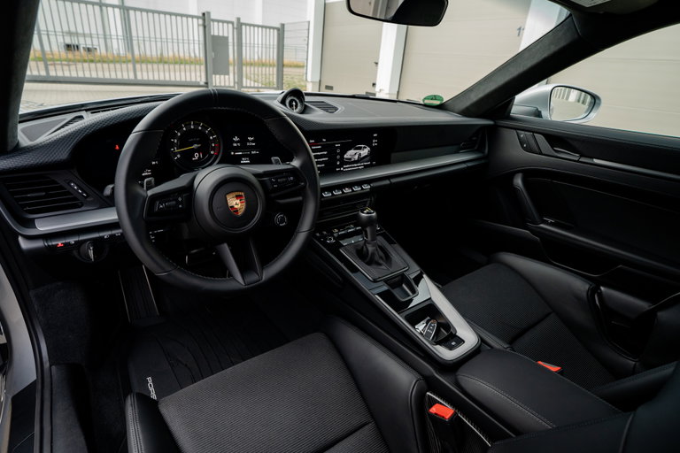 Porsche 992 GT3 Touring