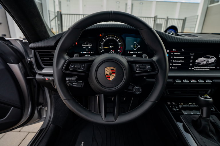 Porsche 992 GT3 Touring