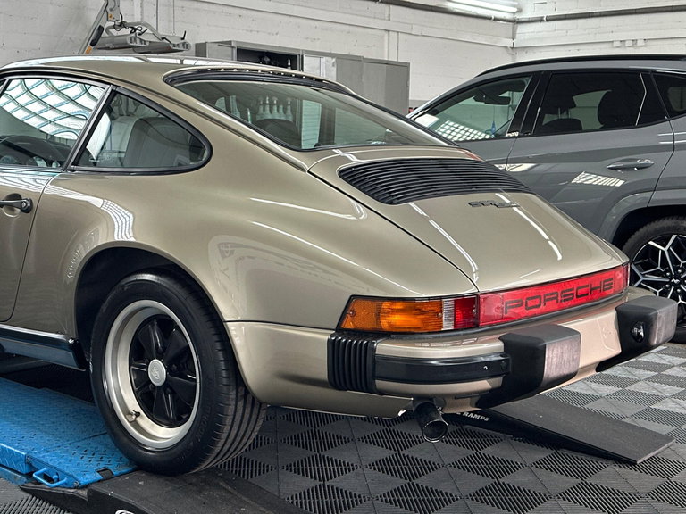 Porsche 911 SC