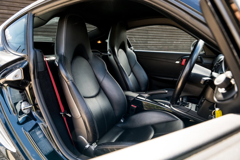 Porsche 987 Cayman R