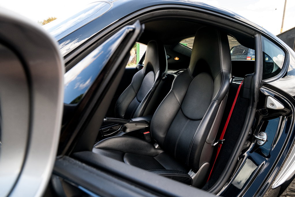 Porsche 987 Cayman R