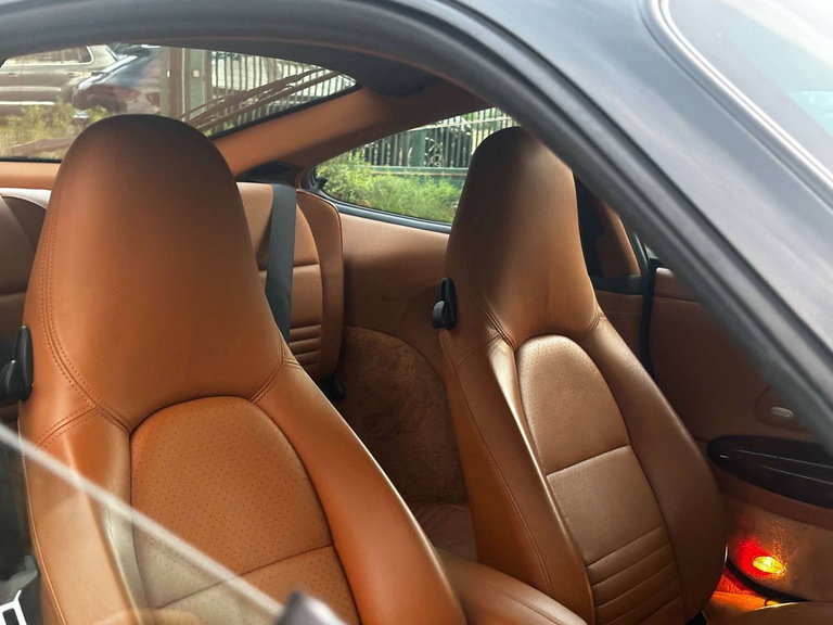 Porsche 996 Carrera 4 Millennium Edition