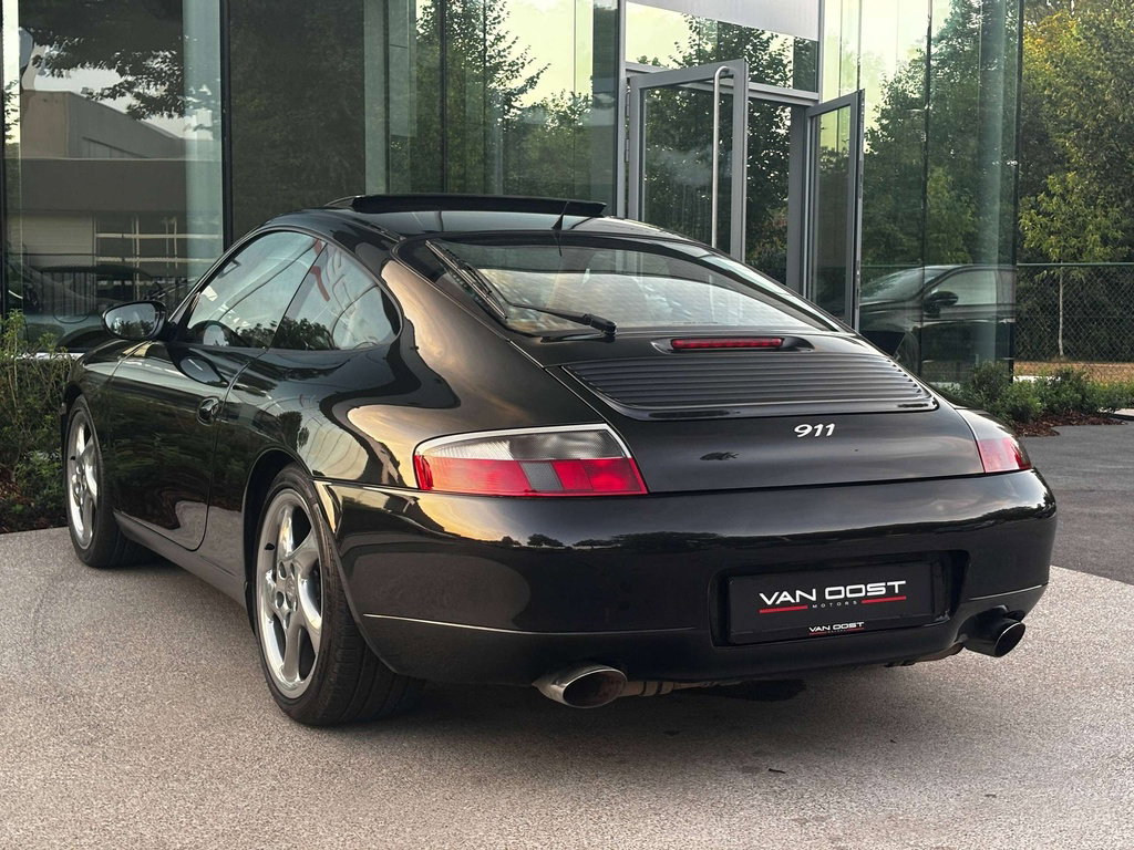 Porsche 996 Carrera 4 Millennium Edition