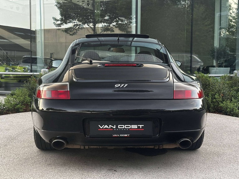 Porsche 996 Carrera 4 Millennium Edition