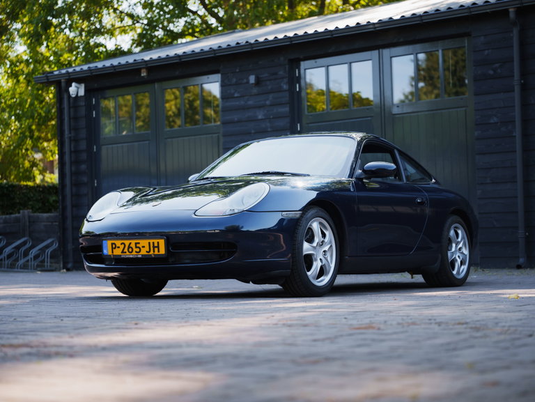 Porsche 996 Carrera 4