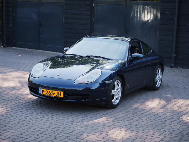 Porsche 996 Carrera 4