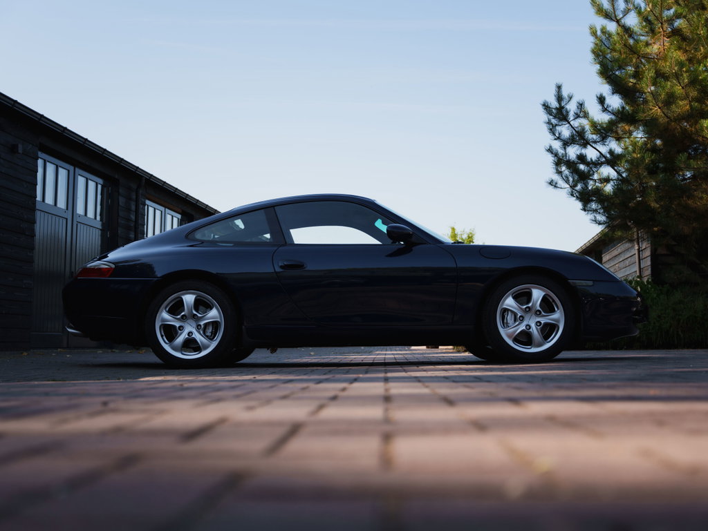 Porsche 996 Carrera 4