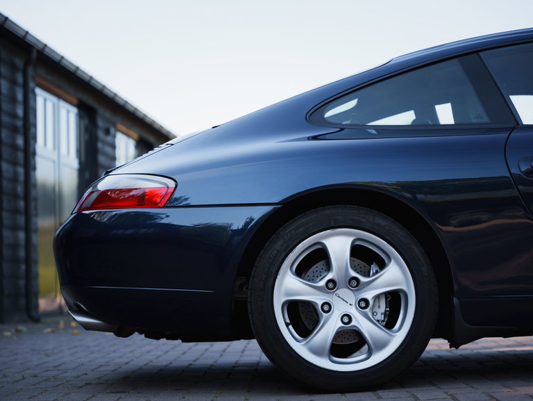 Porsche 996 Carrera 4