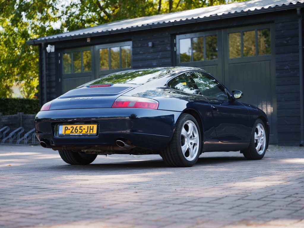 Porsche 996 Carrera 4