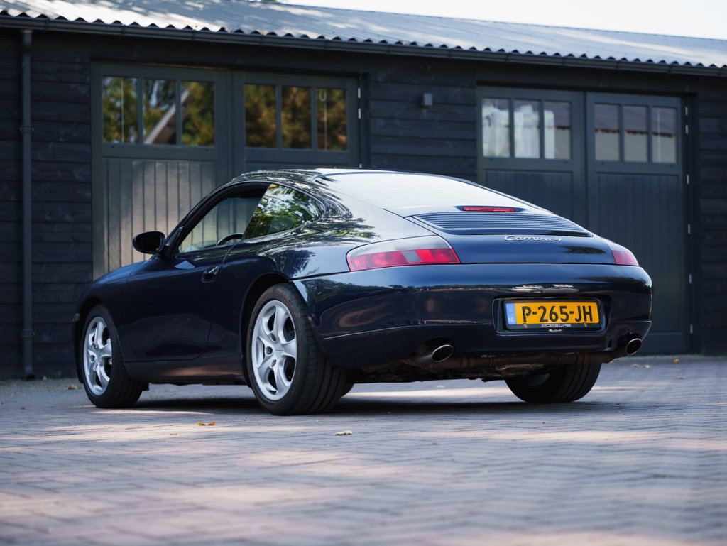 Porsche 996 Carrera 4