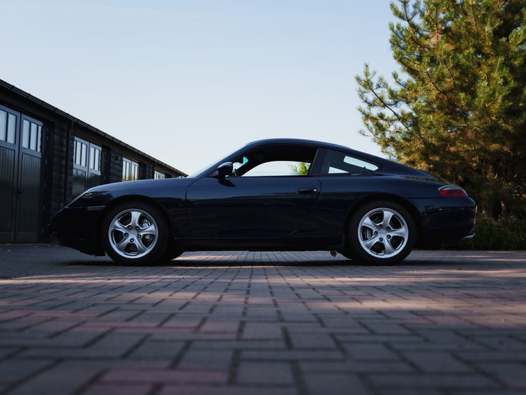 Porsche 996 Carrera 4