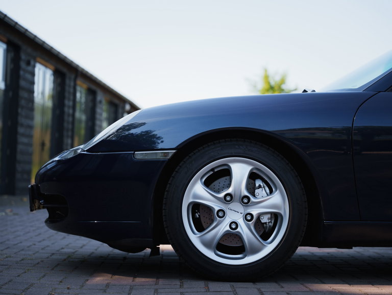 Porsche 996 Carrera 4