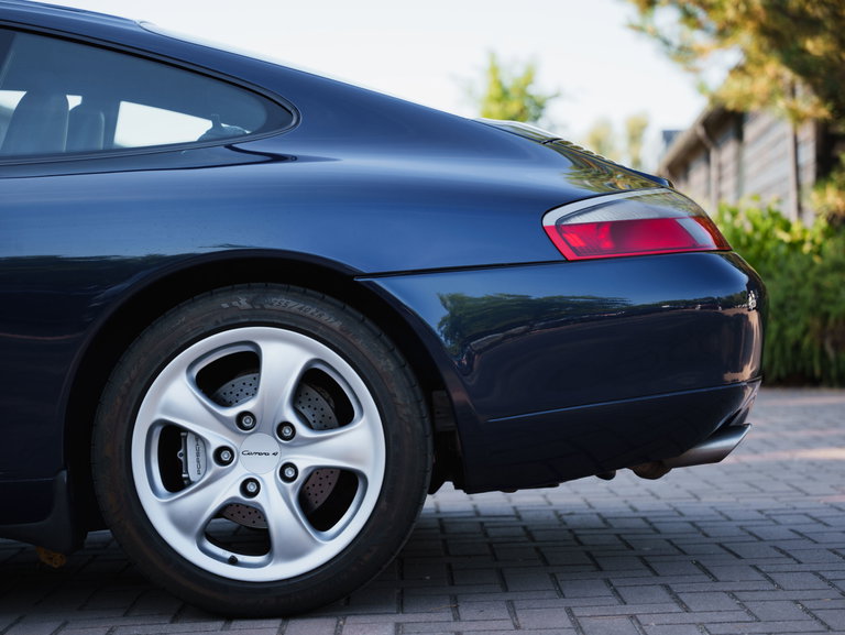 Porsche 996 Carrera 4