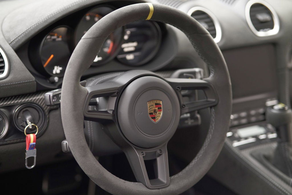 Porsche 718 Spyder RS