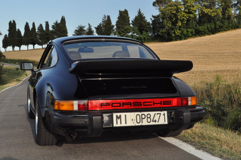 Porsche 911 Carrera 3.0