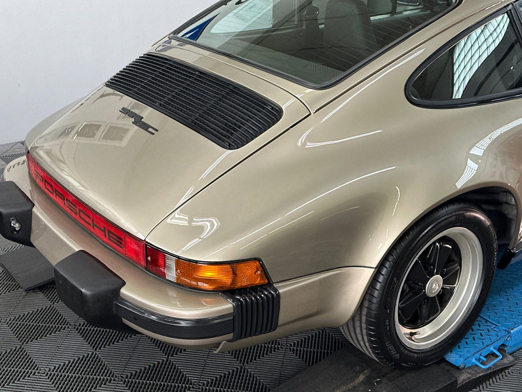 Porsche 911 SC