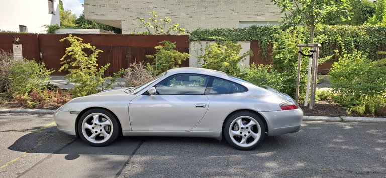 Porsche 996 Carrera 4