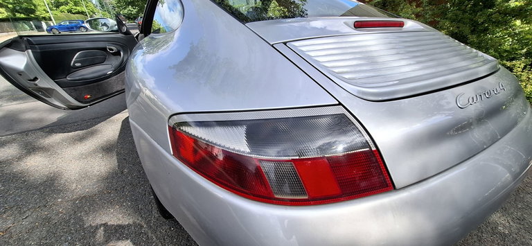 Porsche 996 Carrera 4