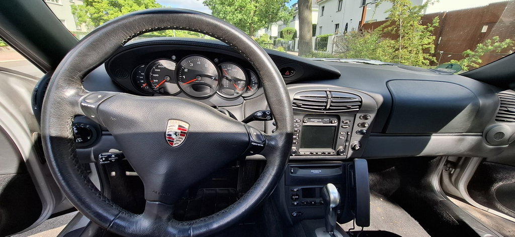Porsche 996 Carrera 4