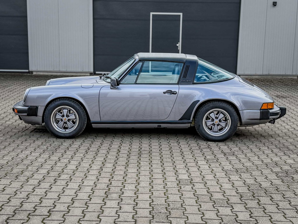 Porsche 911 Carrera 3.2 (US)