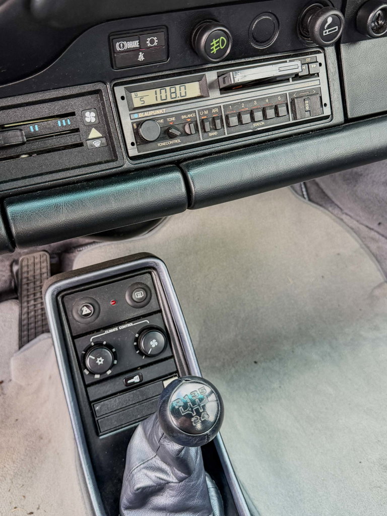 Porsche 911 Carrera 3.2 (US)