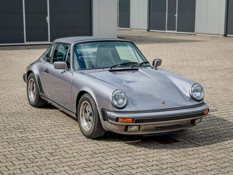 Porsche 911 Carrera 3.2 “25 Jahre 911”
