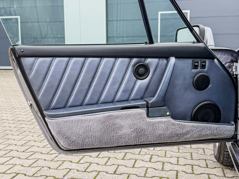 Porsche 911 Carrera 3.2 (US)