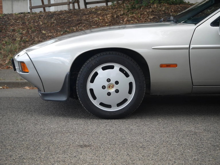 Porsche 928 S