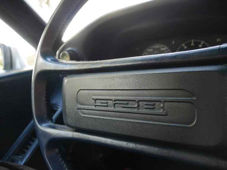 Porsche 928 S