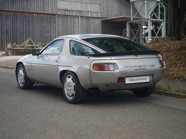 Porsche 928 S
