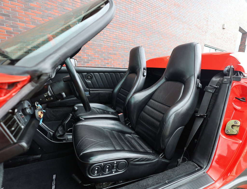 Porsche 911 Carrera 3.2 Speedster