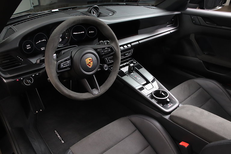 Porsche 992 Carrera GTS