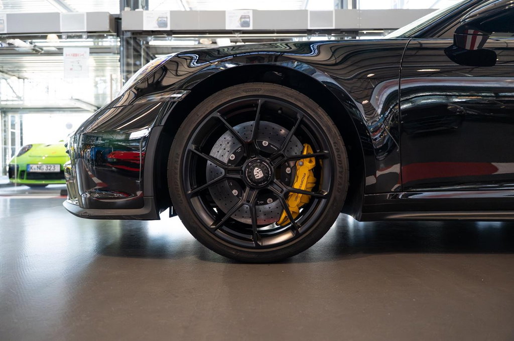 Porsche 992 GT3 Touring
