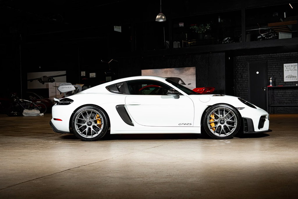 Porsche 718 Cayman GT4 RS