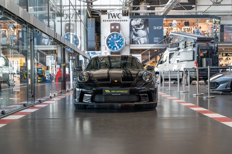 Porsche 992 GT3 Touring