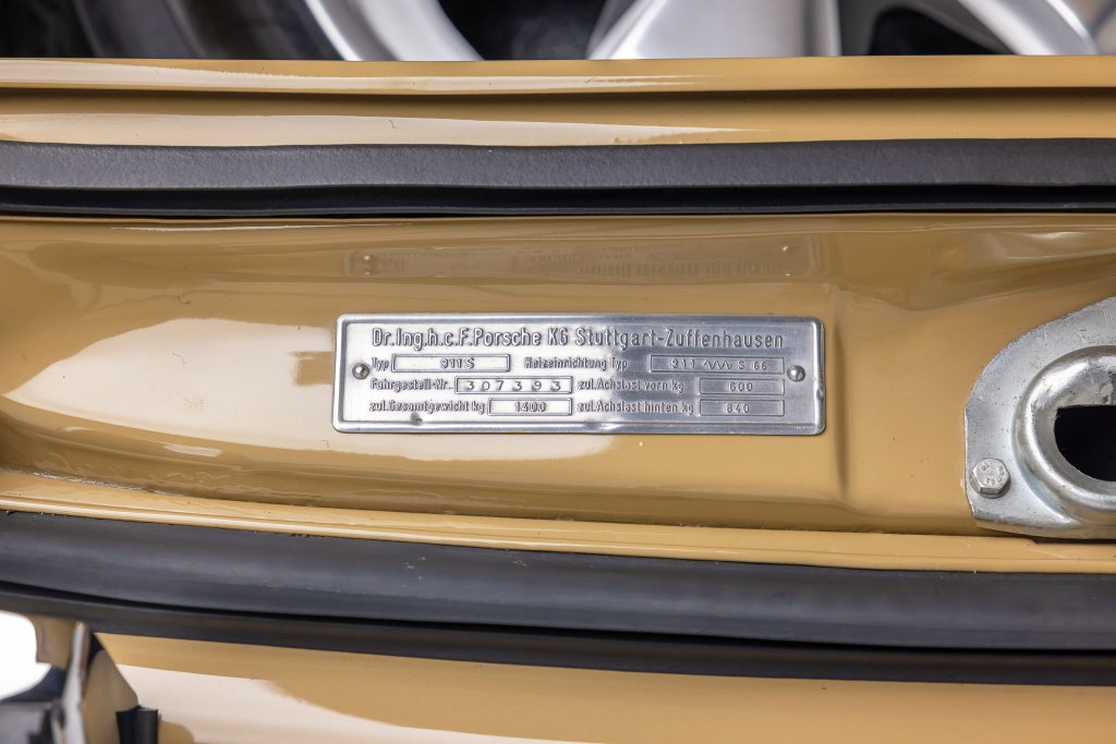 Porsche 911 S (F-Modell)
