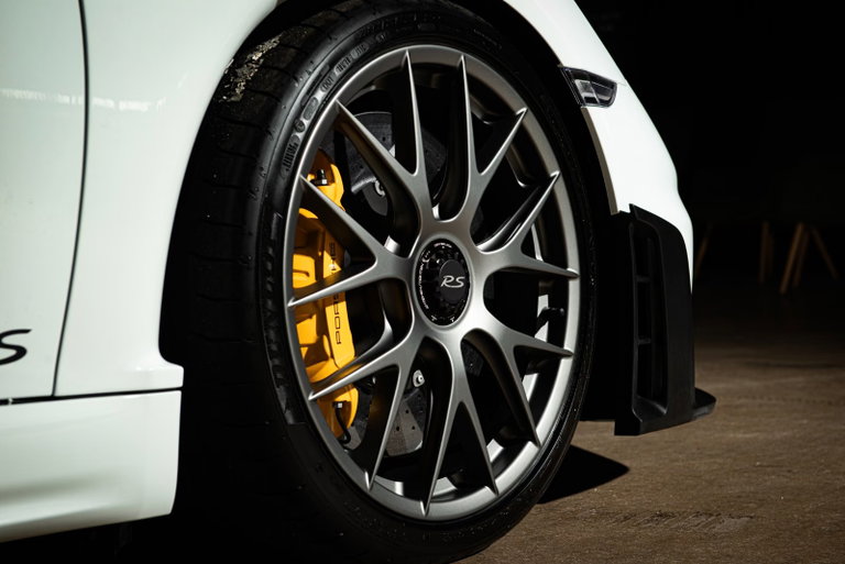 Porsche 718 Cayman GT4 RS