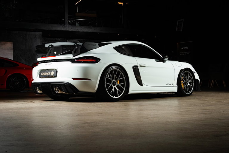 Porsche 718 Cayman GT4 RS