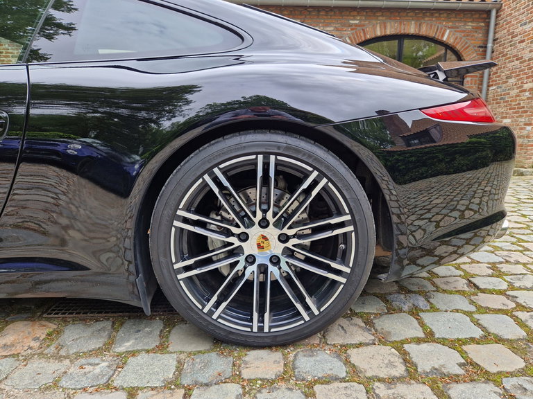 Porsche 991 Carrera Black Edition