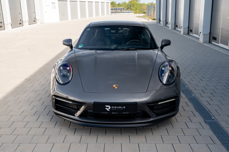 Porsche 992 Carrera 4 GTS