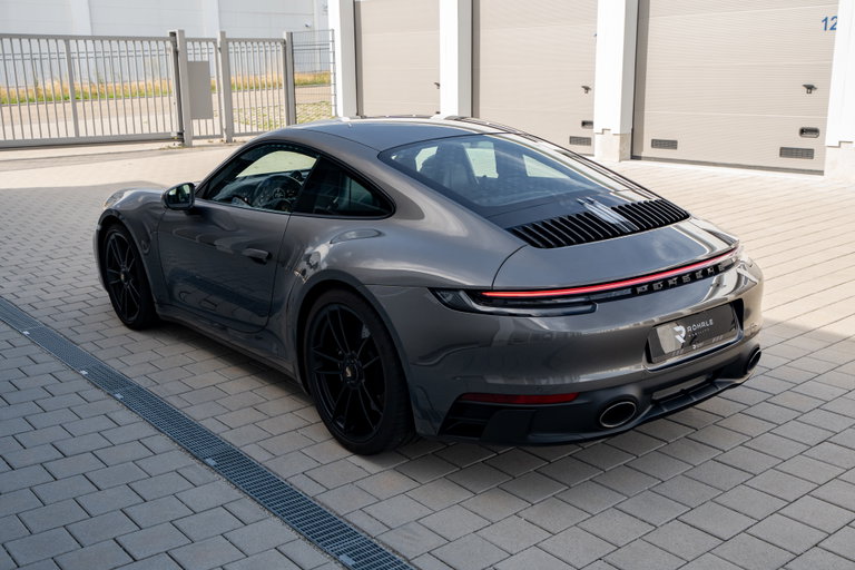Porsche 992 Carrera 4 GTS